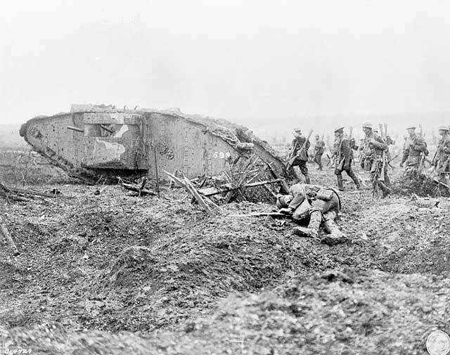 Canadian_tank_and_soldiers_Vimy_191.jpg