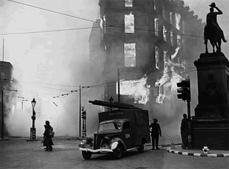 ww2_fighting_blitz_building_fire.jpg