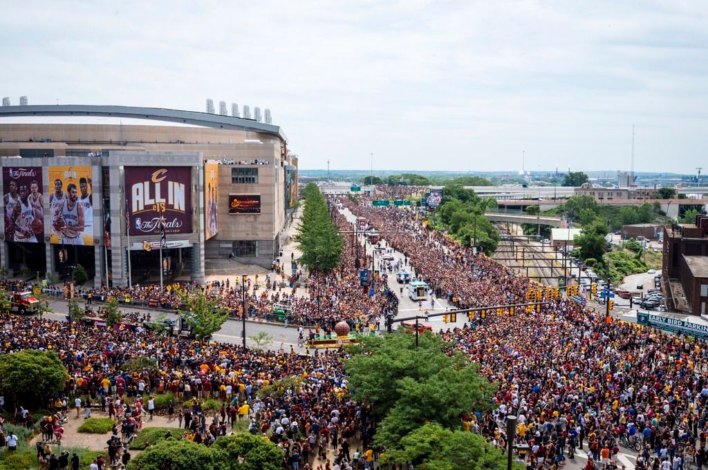 CavsParade5_zpsgkbpvjjk.jpg