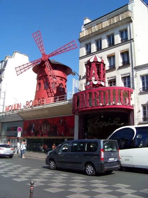 DIA 5--> MONTMARE+ARCO DE TRIUNFO+CHAMPS ELYSSES+POMPIDOU+PALAIS ROYAL - Paris en 5 dias (<26) (16)